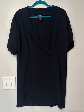 bobeau Black V-Neck Short Sleeve Tunic Top
